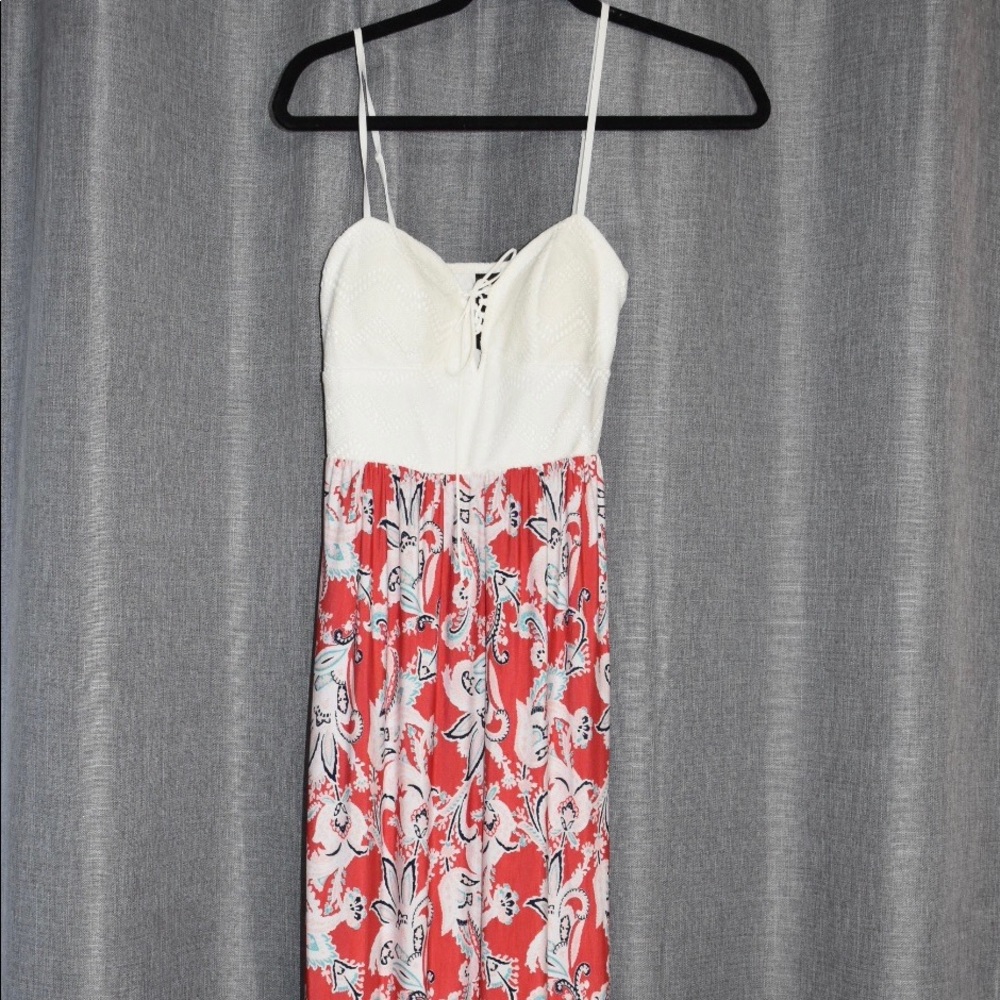 Maxi dress with straps